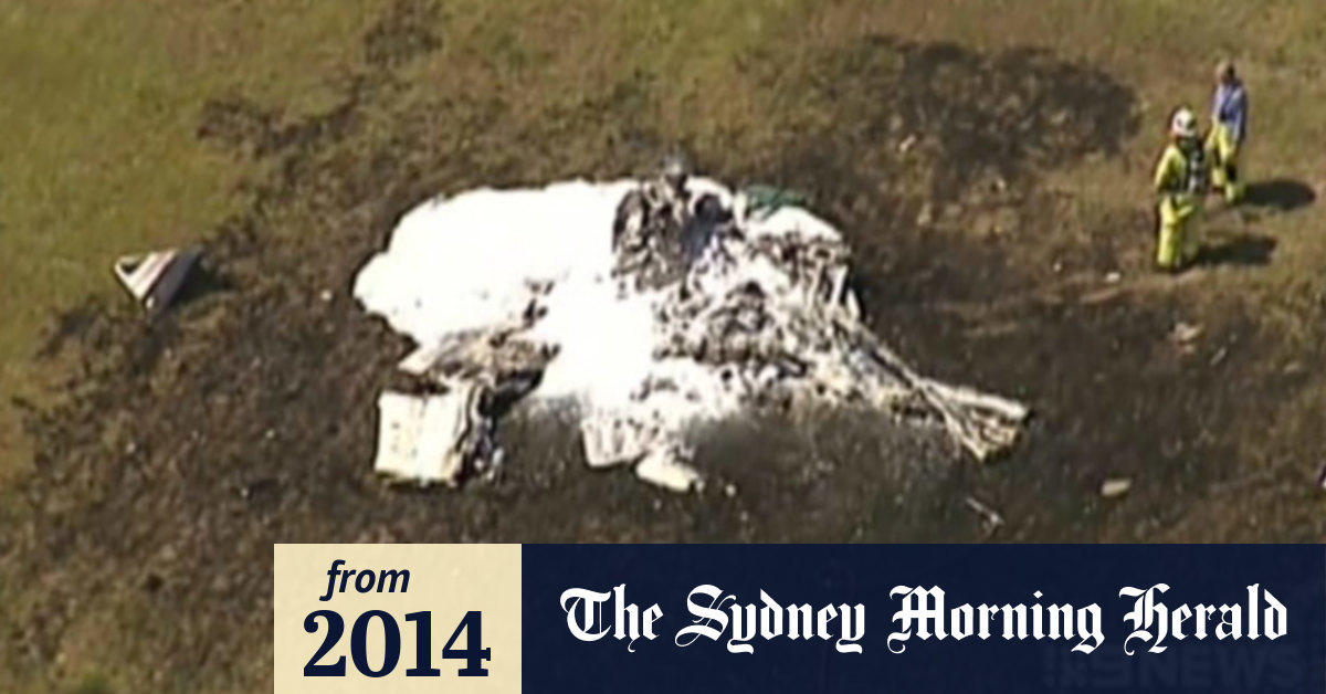 Video Queensland plane crash five killed